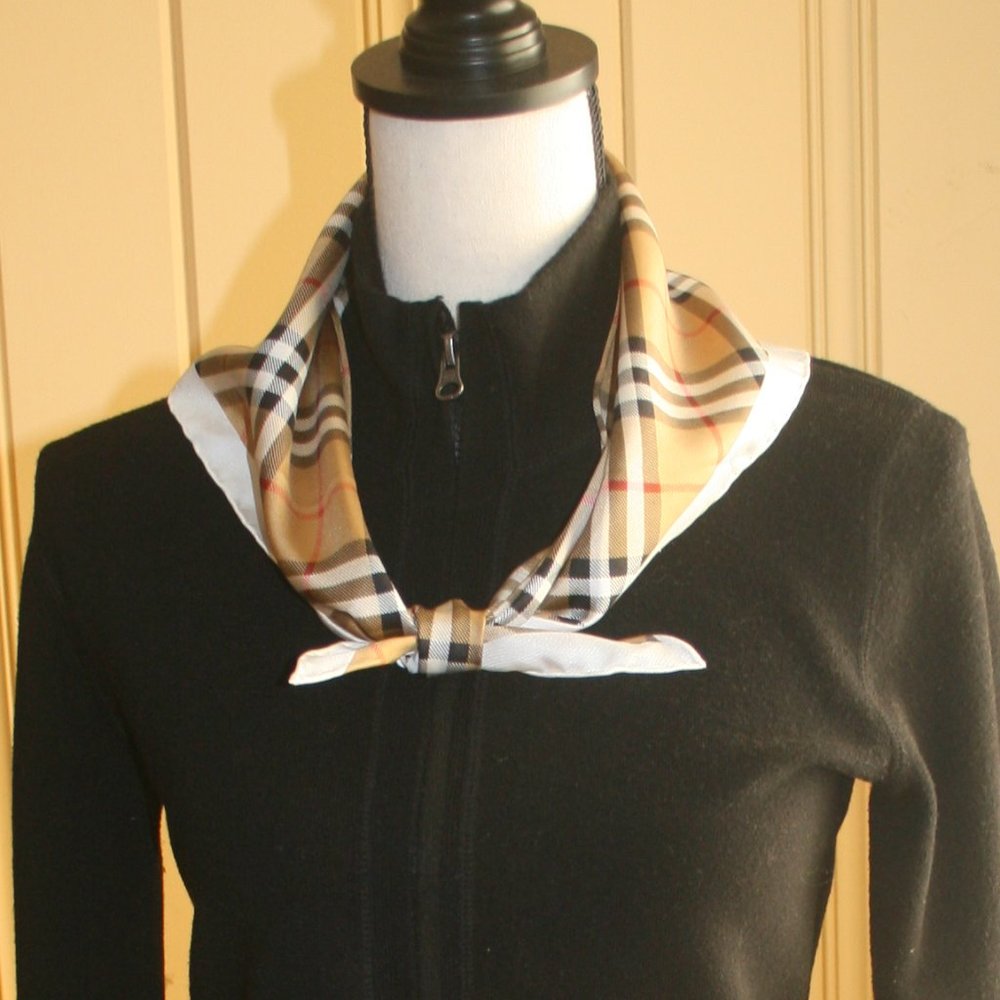 Burberry Plaid Scarf in Beige and Black